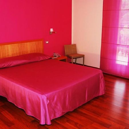 Hotel I Colori Сант-Антиоко Экстерьер фото