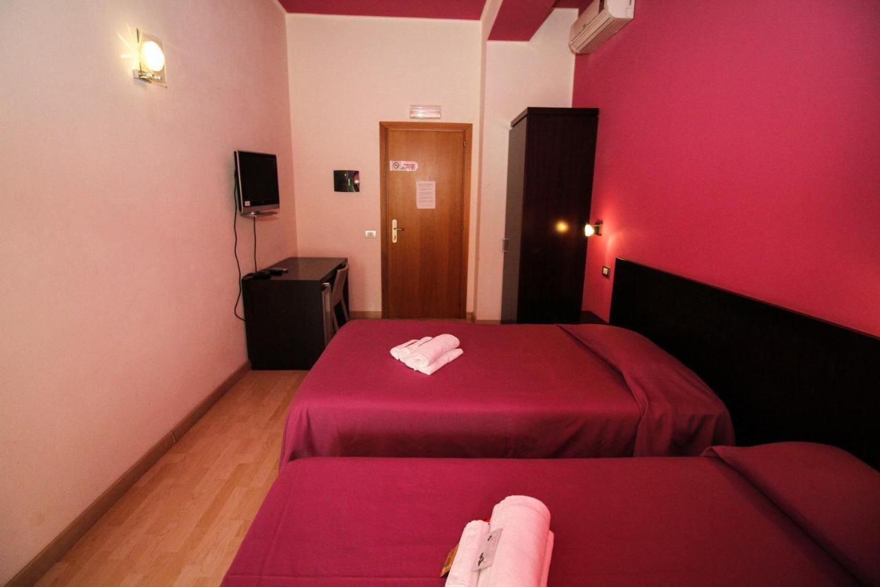 Hotel I Colori Сант-Антиоко Экстерьер фото