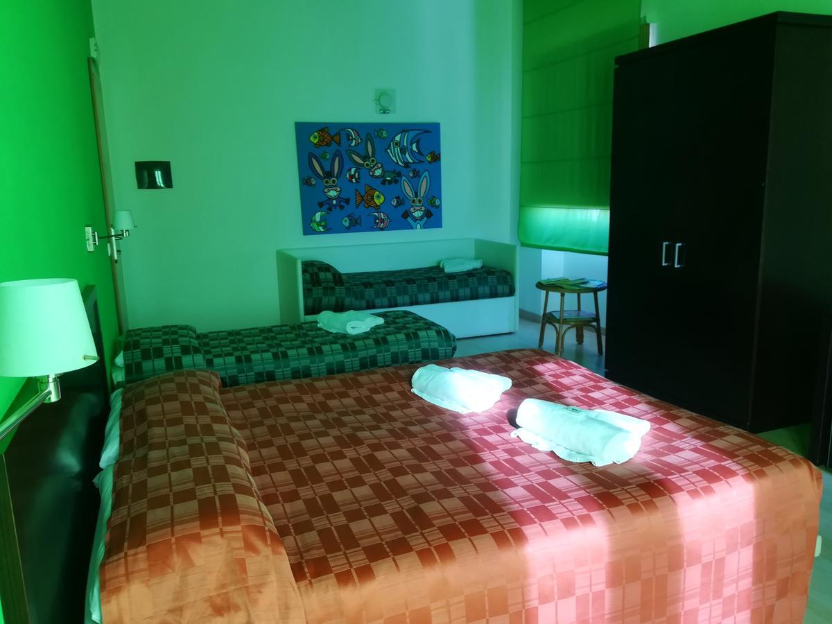 Hotel I Colori Сант-Антиоко Экстерьер фото