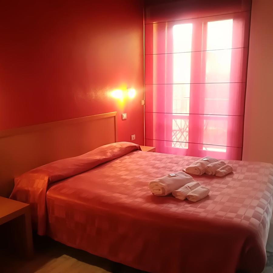 Hotel I Colori Сант-Антиоко Экстерьер фото